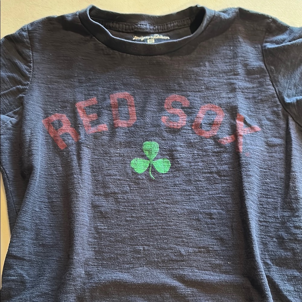 Women’s Red Sox Graphic Tee - Navy and Green